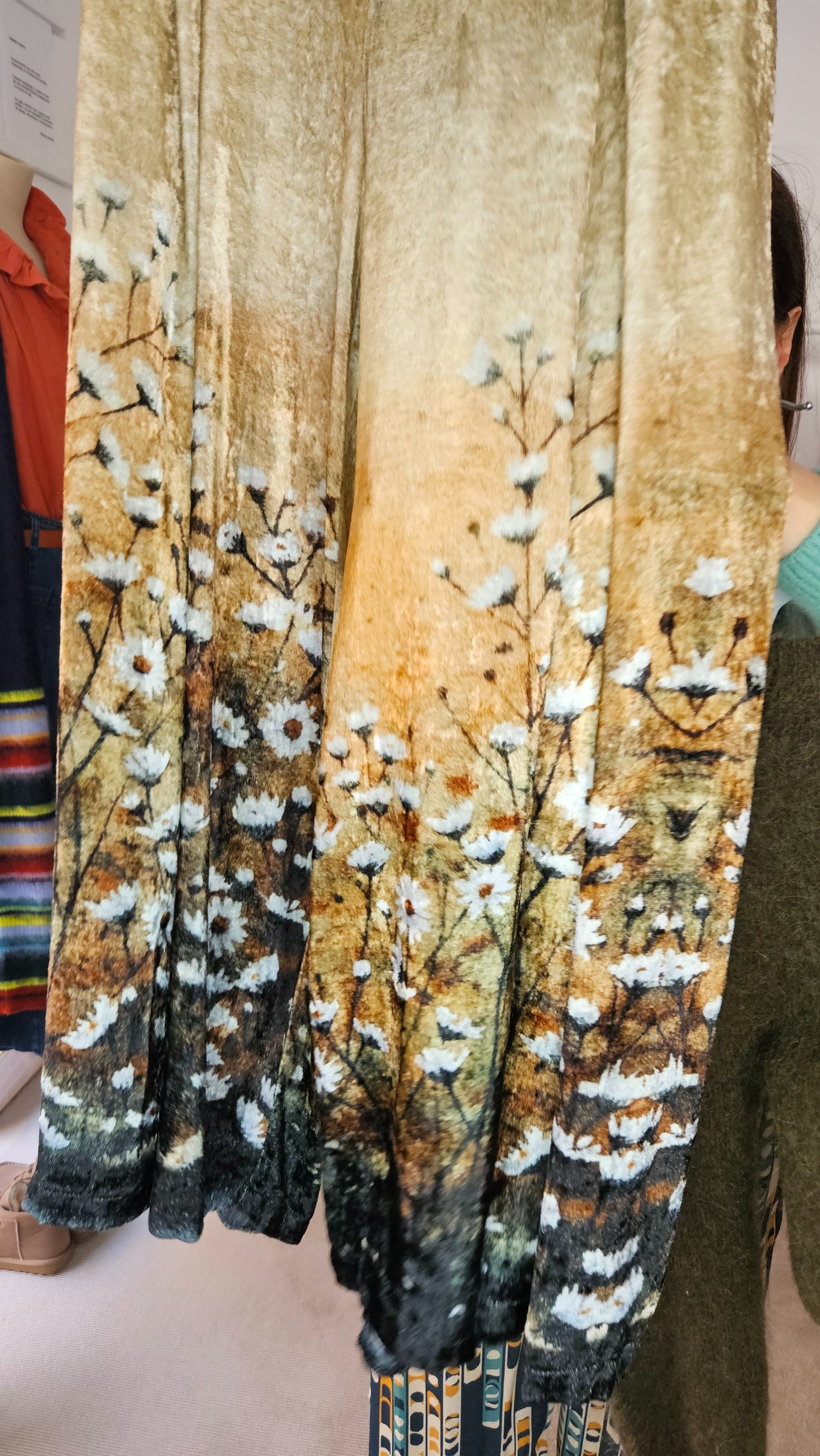 Pantalón Terciopelo Estampado Flores