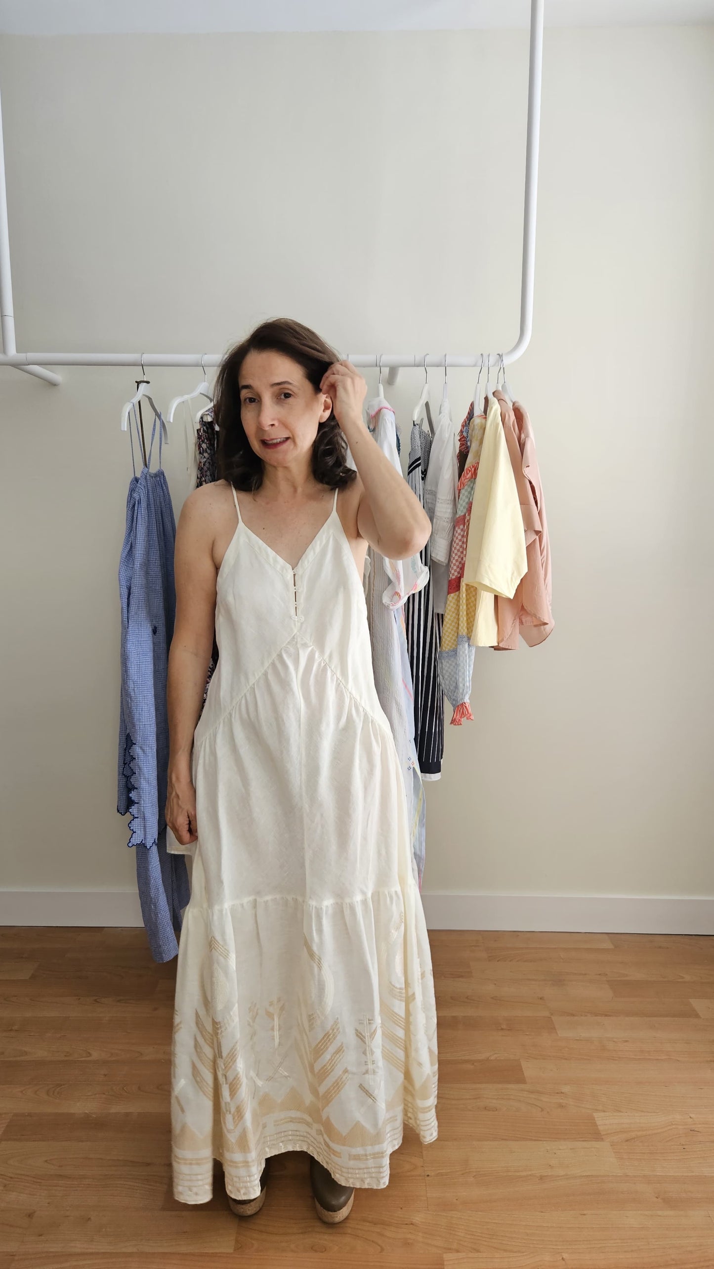 Vestido Bordado Tirante Fino