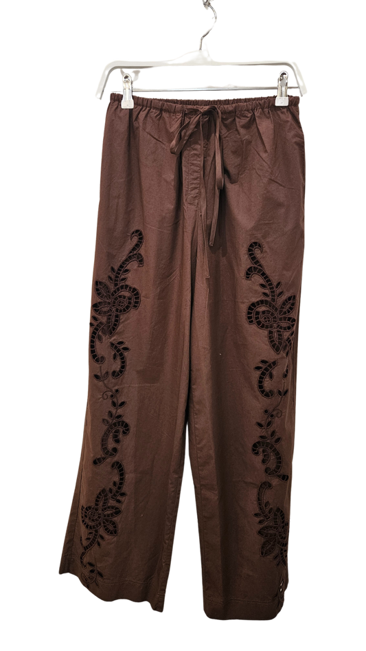 Pantalón Chocolate Troquelado