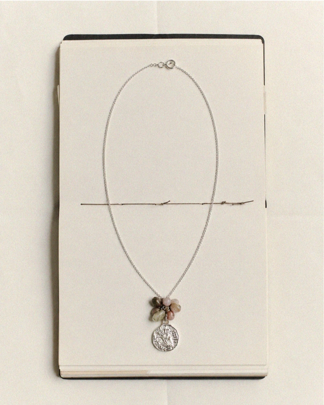 Collar Moneda Plata Perla