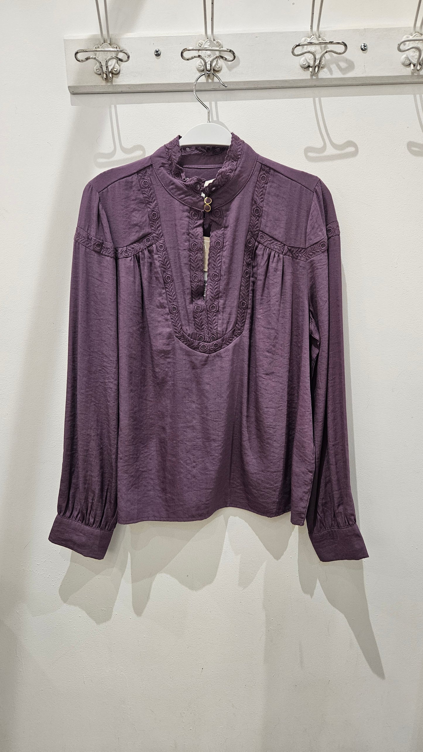 Blusa bordado malva