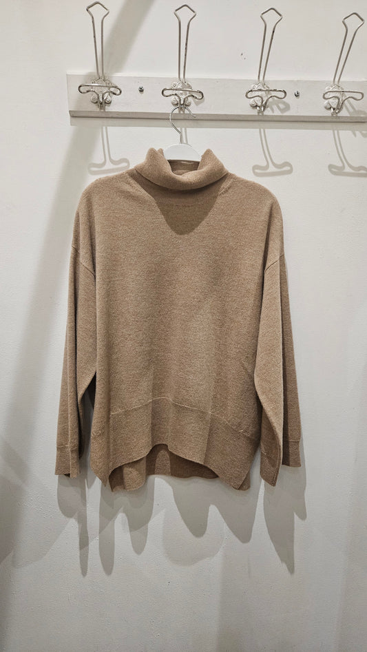 Jersey cuello alto beige