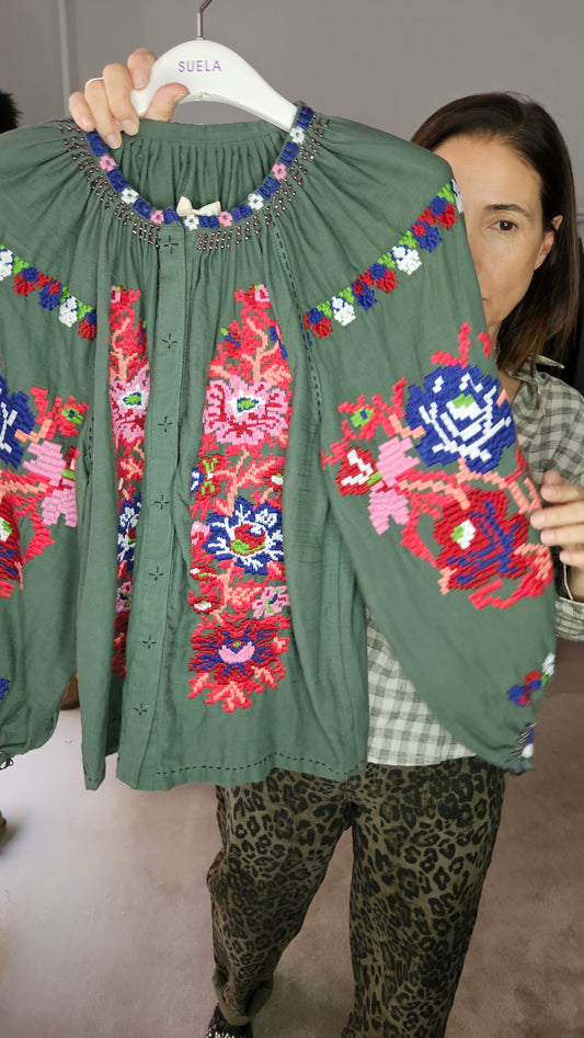 Camisa Verde Bordados