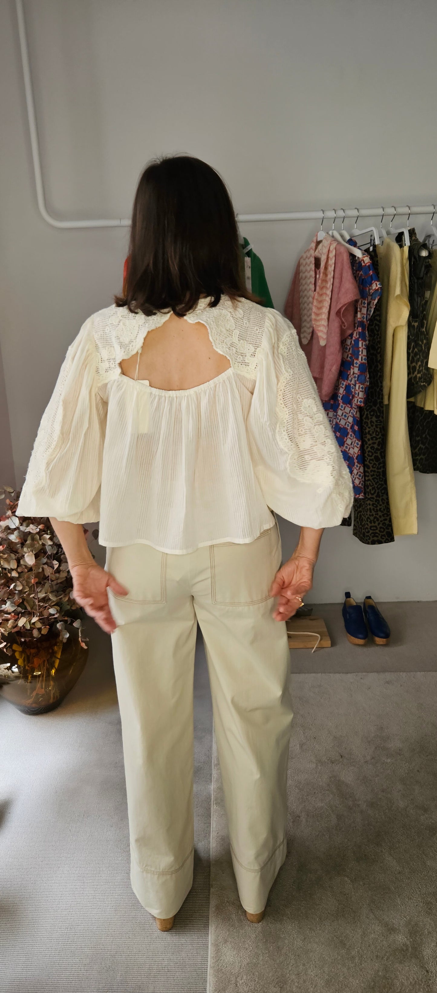 Blusa Espalda Bordada