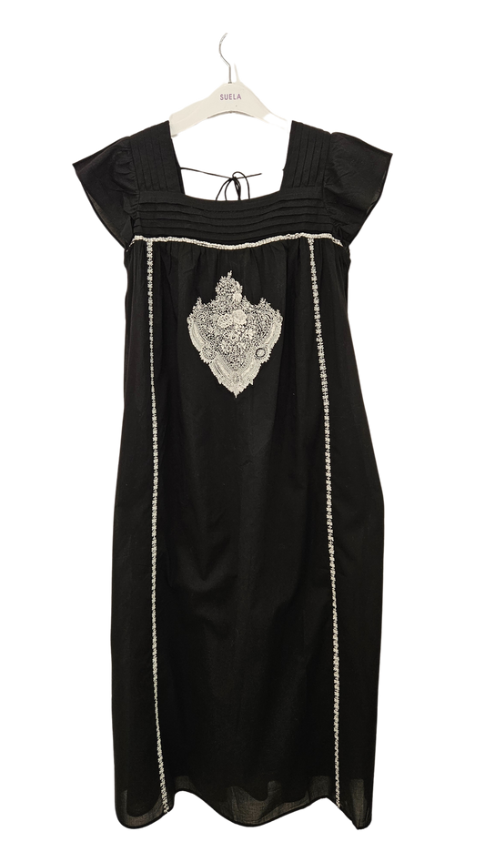 Vestido Negro Bordado Sin Mangas Japón