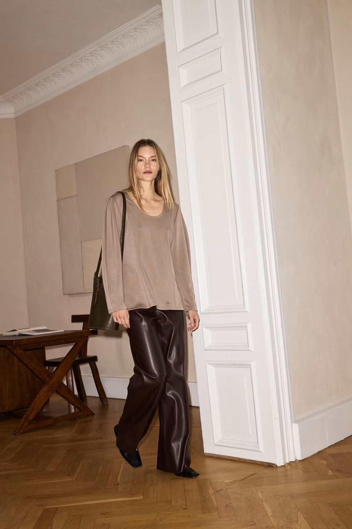 Pantalón Ancho Efecto Piel Chocolate