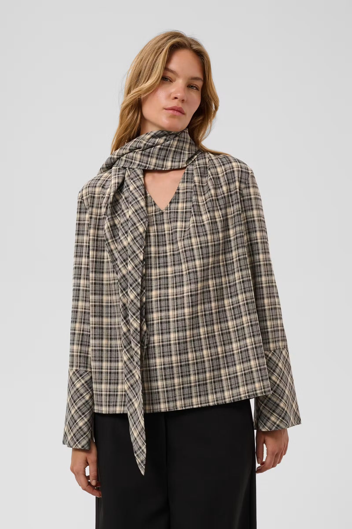Blusa Fluida Cuadros Gris