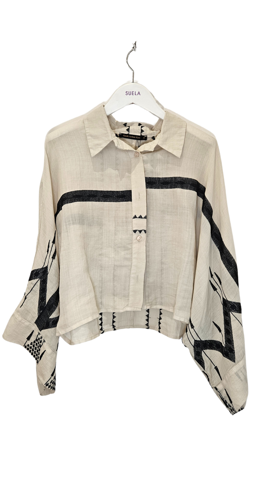 Camisa Beige Bordados Negros