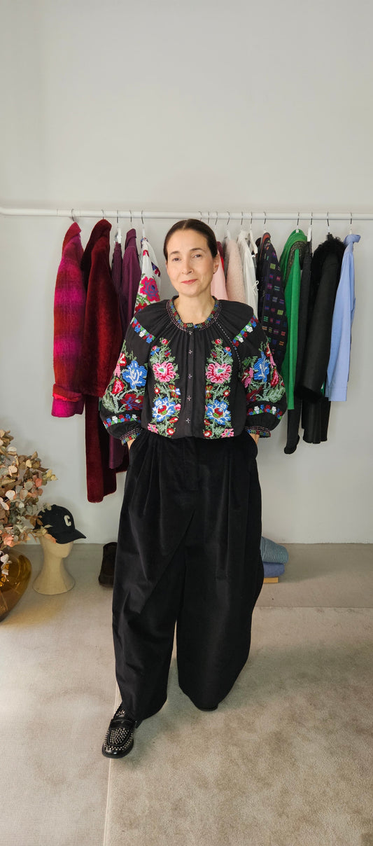 Camisa Negra Bordados