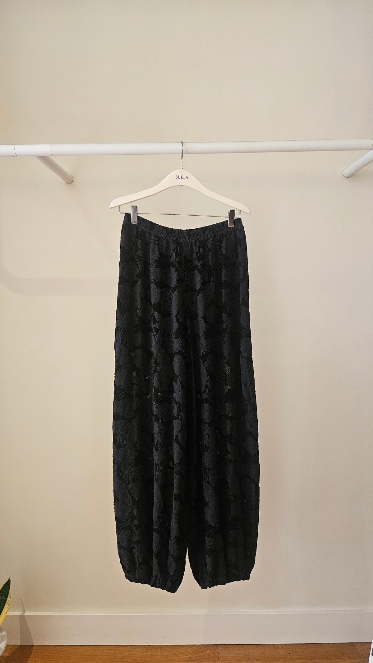Pantalón Bombacho Estampado Negro ( Da Talla)