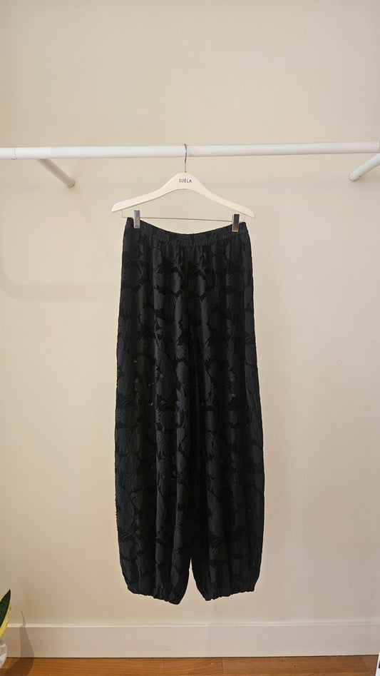 Pantalón Bombacho Estampado Negro ( Da Talla)