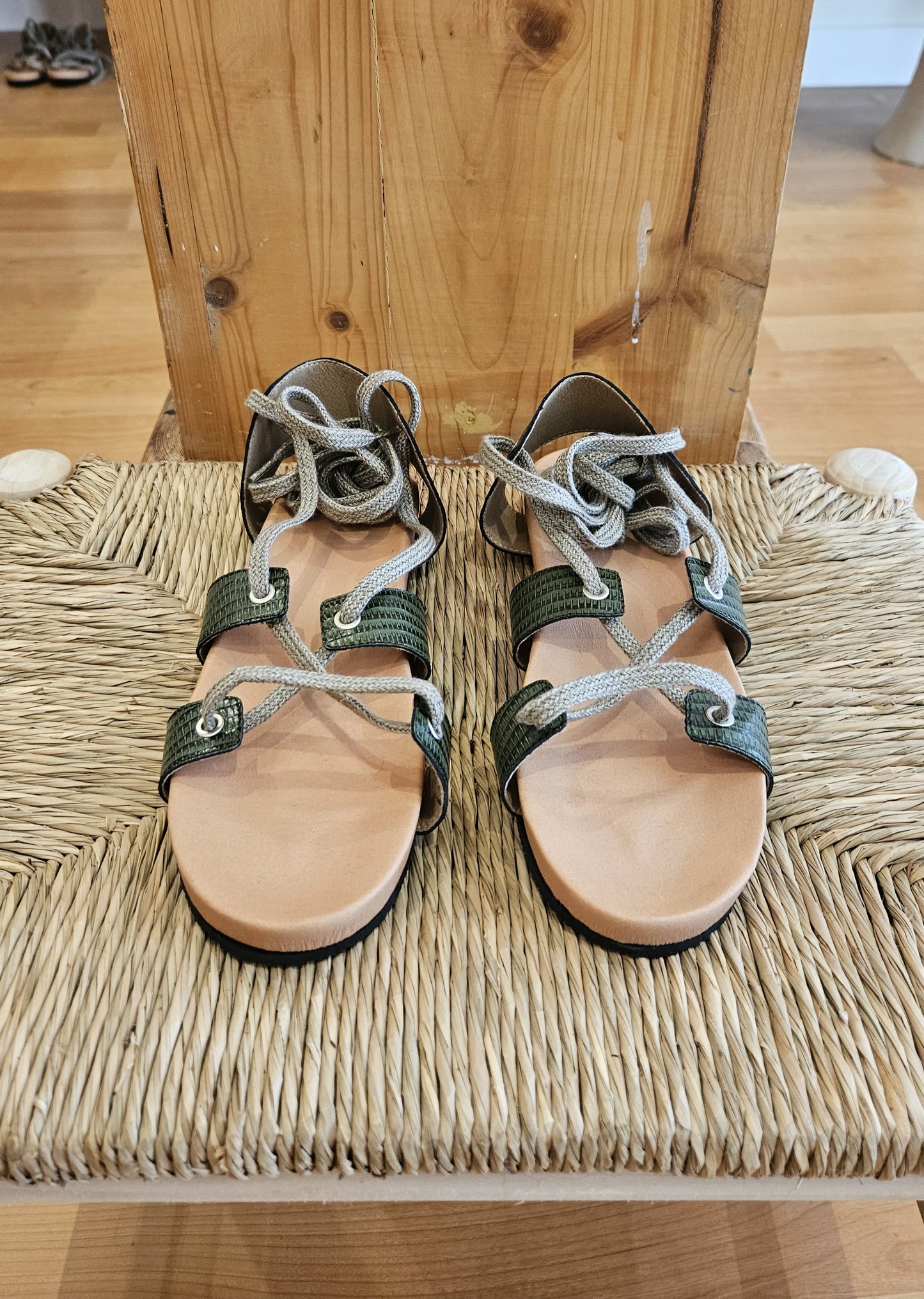 Sandalias Piel Efecto Pitón Verde Musgo