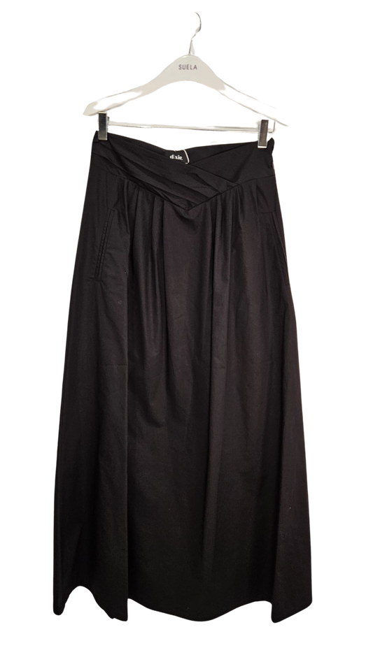 Falda Negra Cintura Tablas