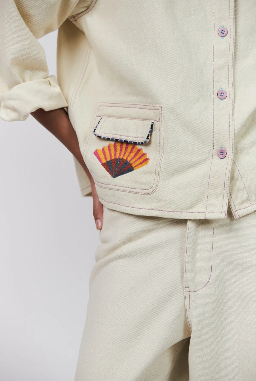 Cazadora Denim Bordada