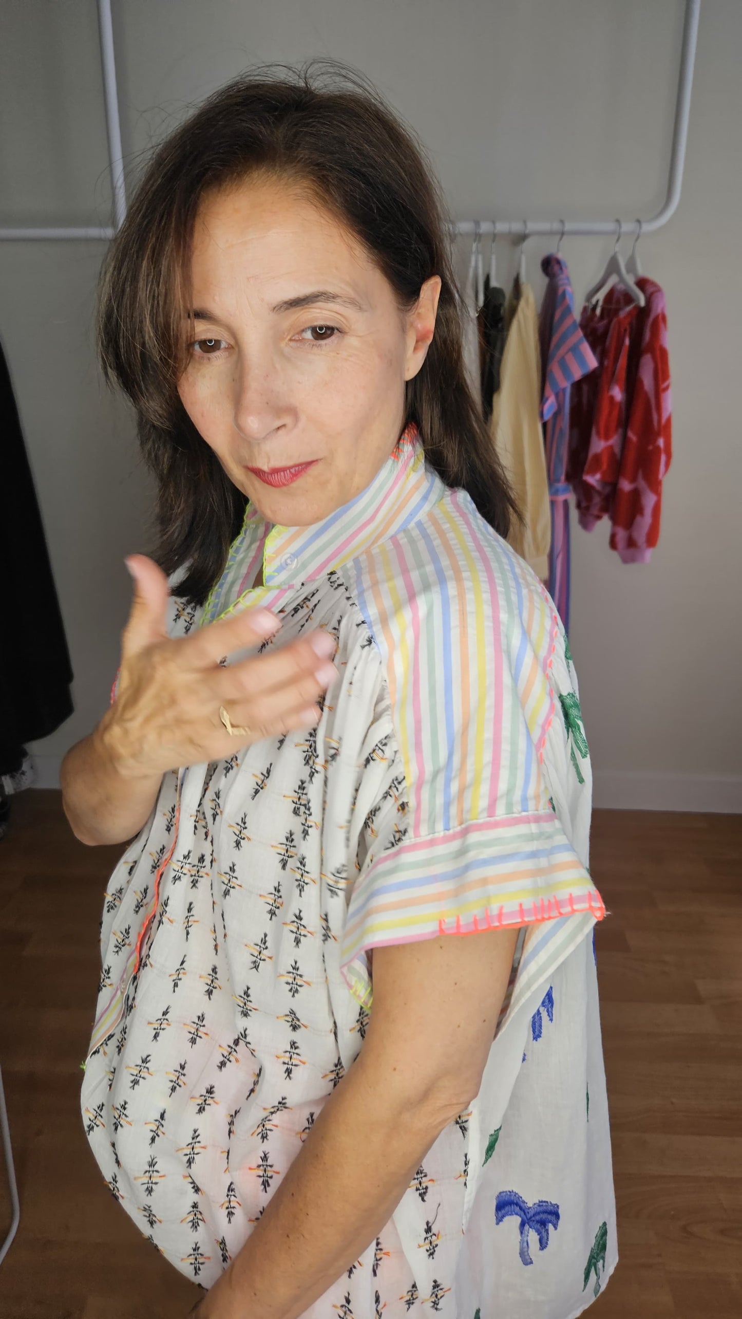 Camisa Blanca Bordado Multicolor