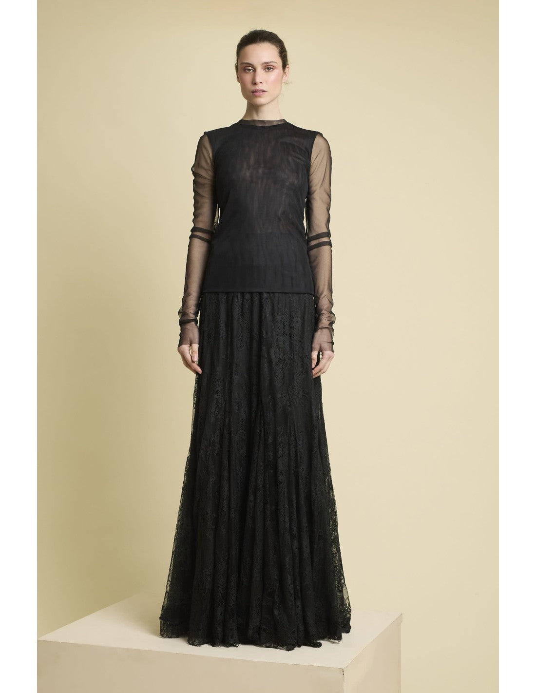 Falda Camelia Negra